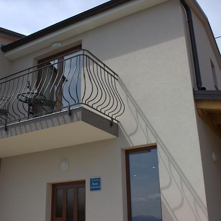 Apartman Sara S Pogledom Na More Lovran Exterior foto