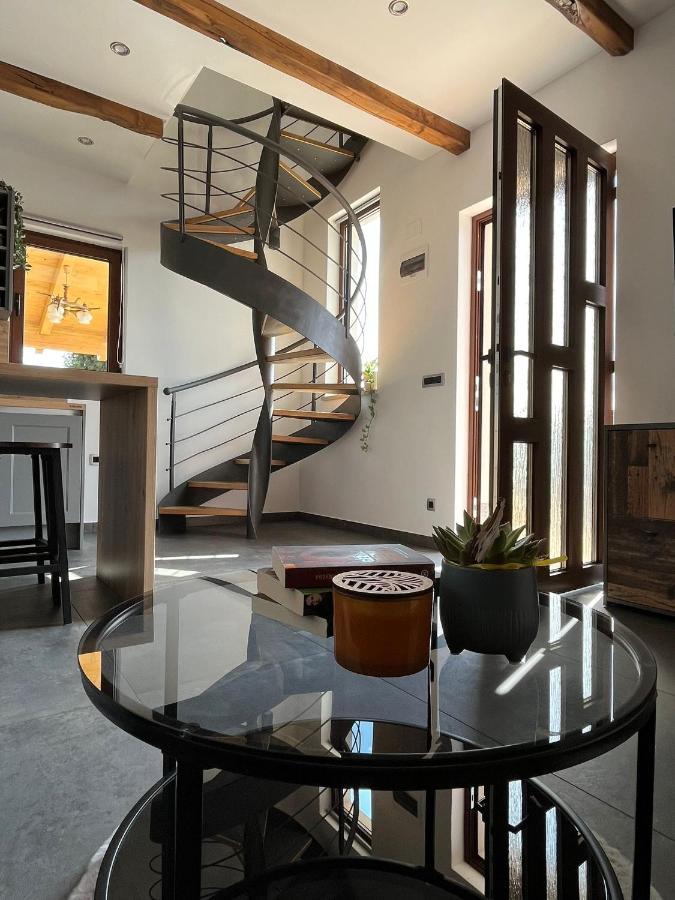 Apartman Sara S Pogledom Na More Lovran Exterior foto