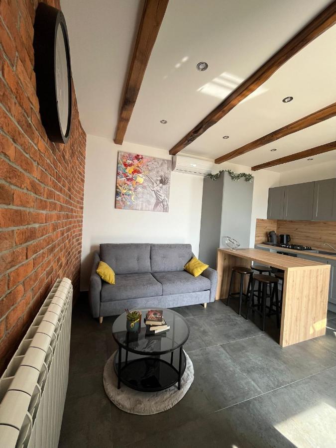 Apartman Sara S Pogledom Na More Lovran Exterior foto